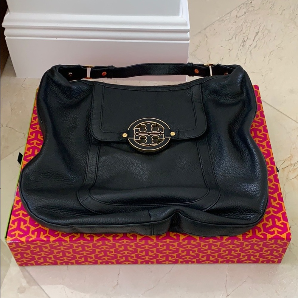 Brand new. Tory Burch Shoulder Purse